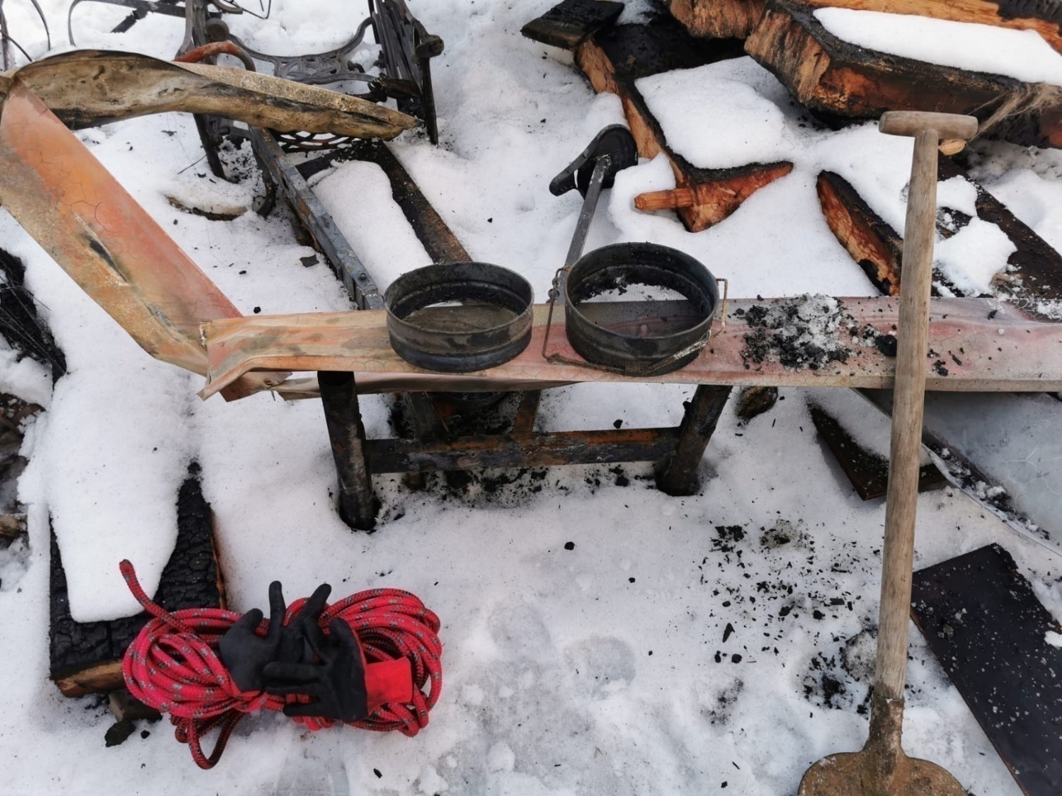 spalony sprzet pasieczny zurek