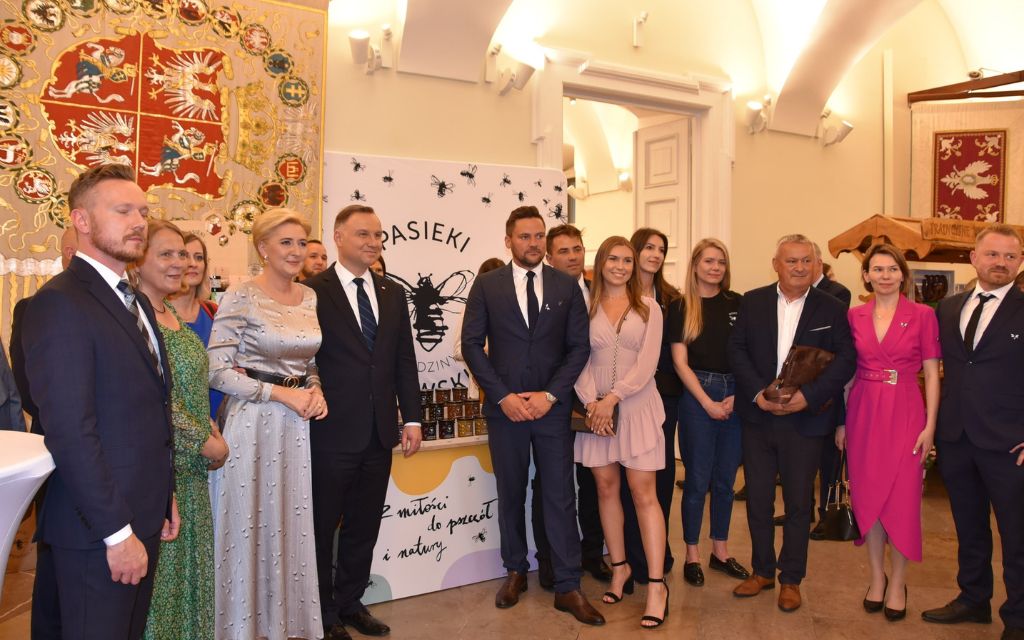 Pasieka Sadowskich z tytułem