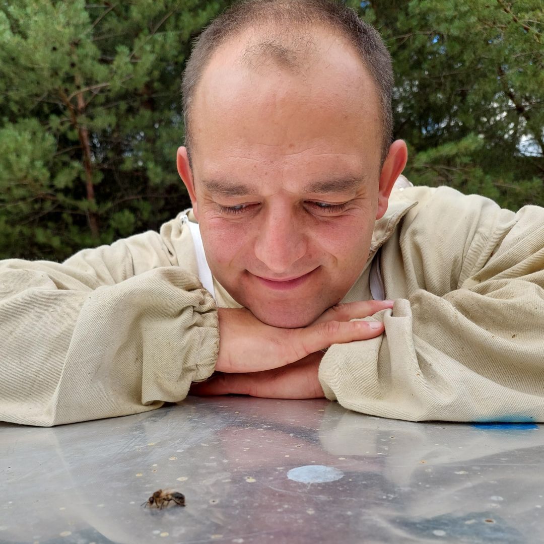 Małgorzata Diakun Z miłości do pszczół 3. miesto Včelár a jeho včely 1