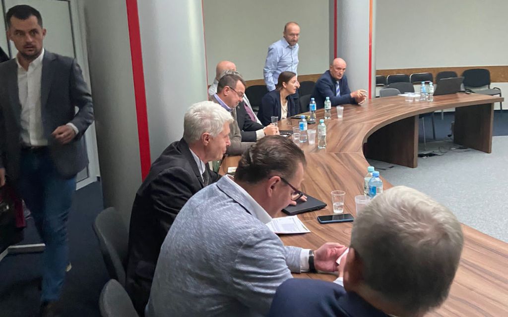 obrady przy okrągłym stole 2