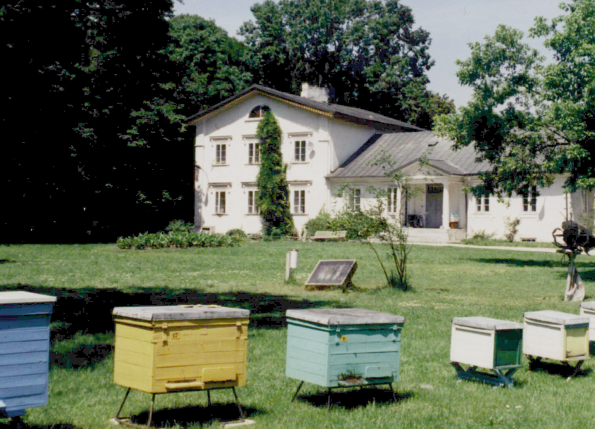 Technikum Pszczelarskie im. Zofii i Tadeusza Wawrynów w Pszczelej Woli