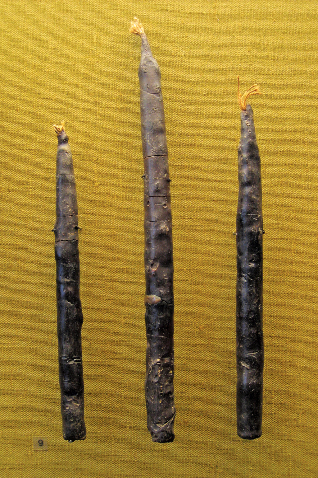 Krótki poradnik o produkcji świec z wosku pszczelego  (03)