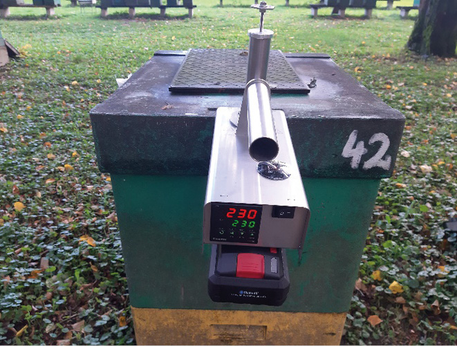 Część praktyczna - 11. Zwalczanie warrozy przy stosowaniu metod biotechnicznych