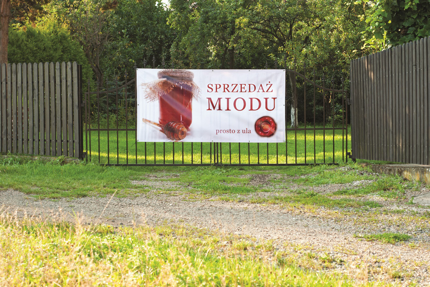 Obraz zawierający na wolnym powietrzu, tekst, trawa, drzewo

Zawartość wygenerowana przez sztuczną inteligencję może być niepoprawna.